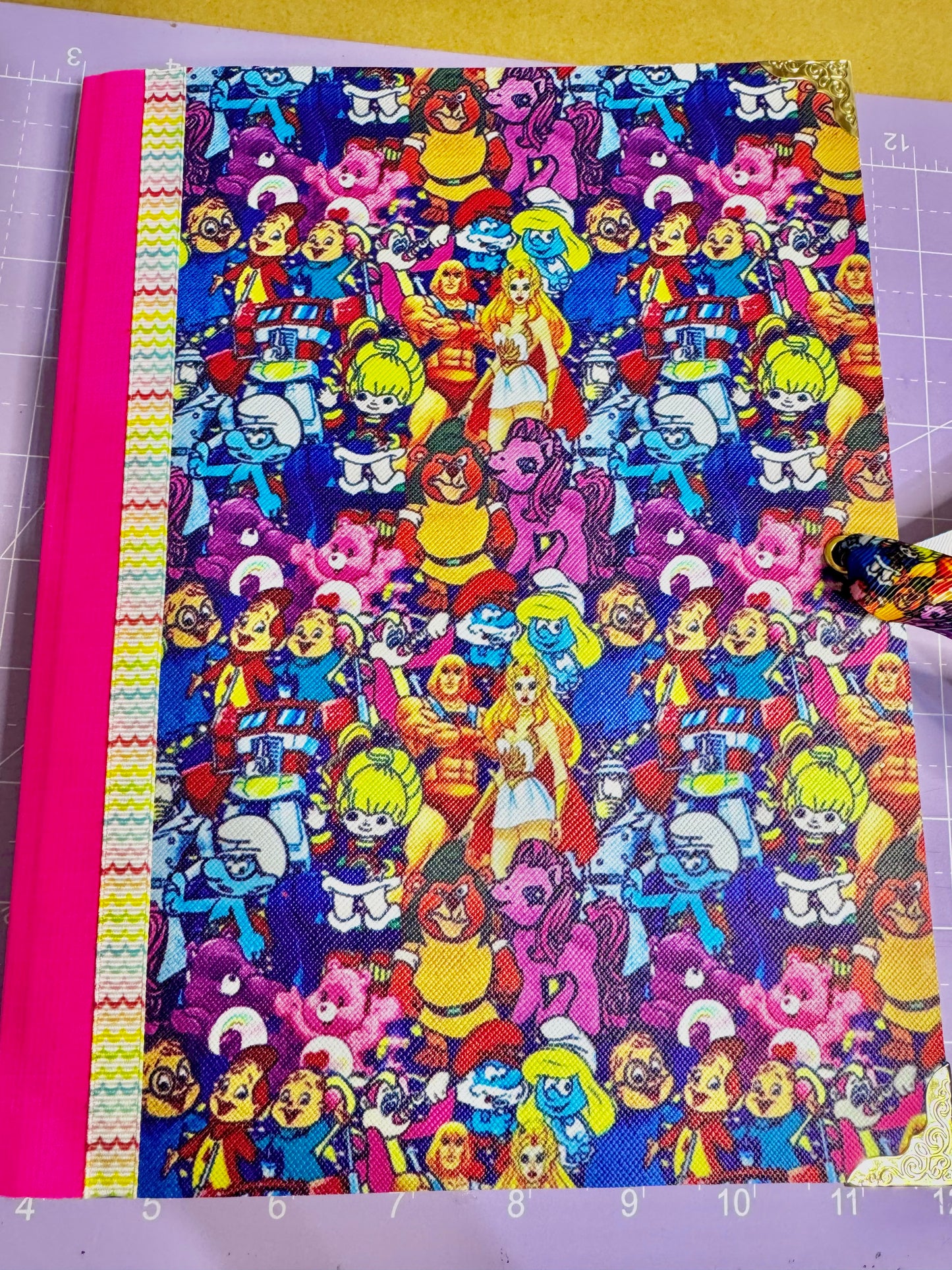 📓 Retro 80’s Characters Notebook (a)